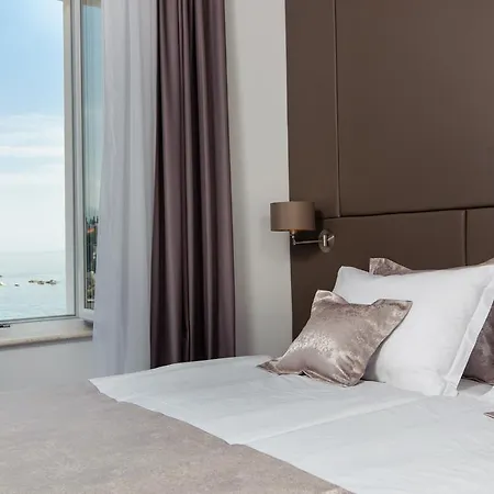 Pensión Dream Luxury Split