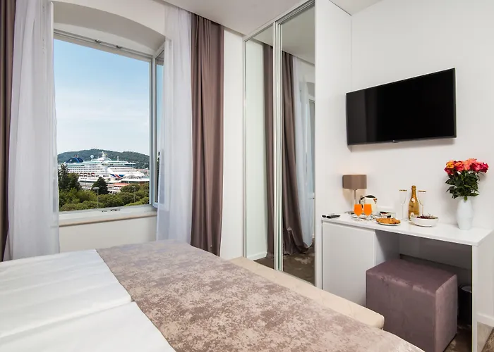 Πανσιόν Dream Luxury 4*